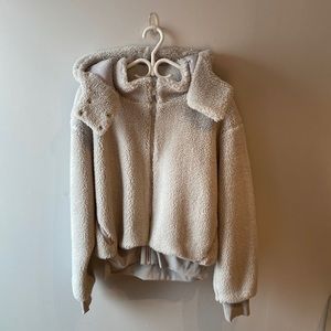 ALO Yoga FOXY SHERPA JACKET - Size Large / Colour: Light Dove Grey